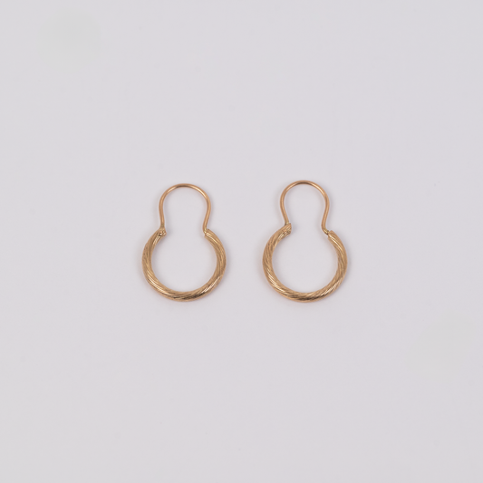 Aros Tubo Facetado con gancho 18K