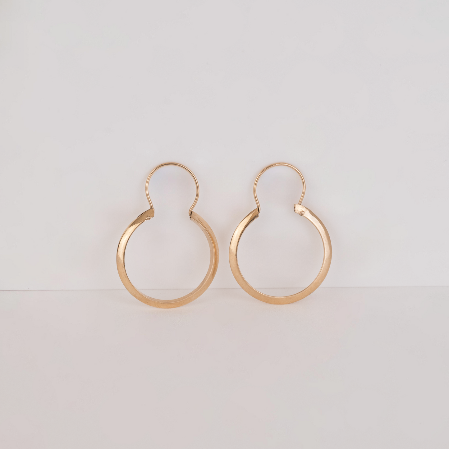 Aros Planos con gancho 18K