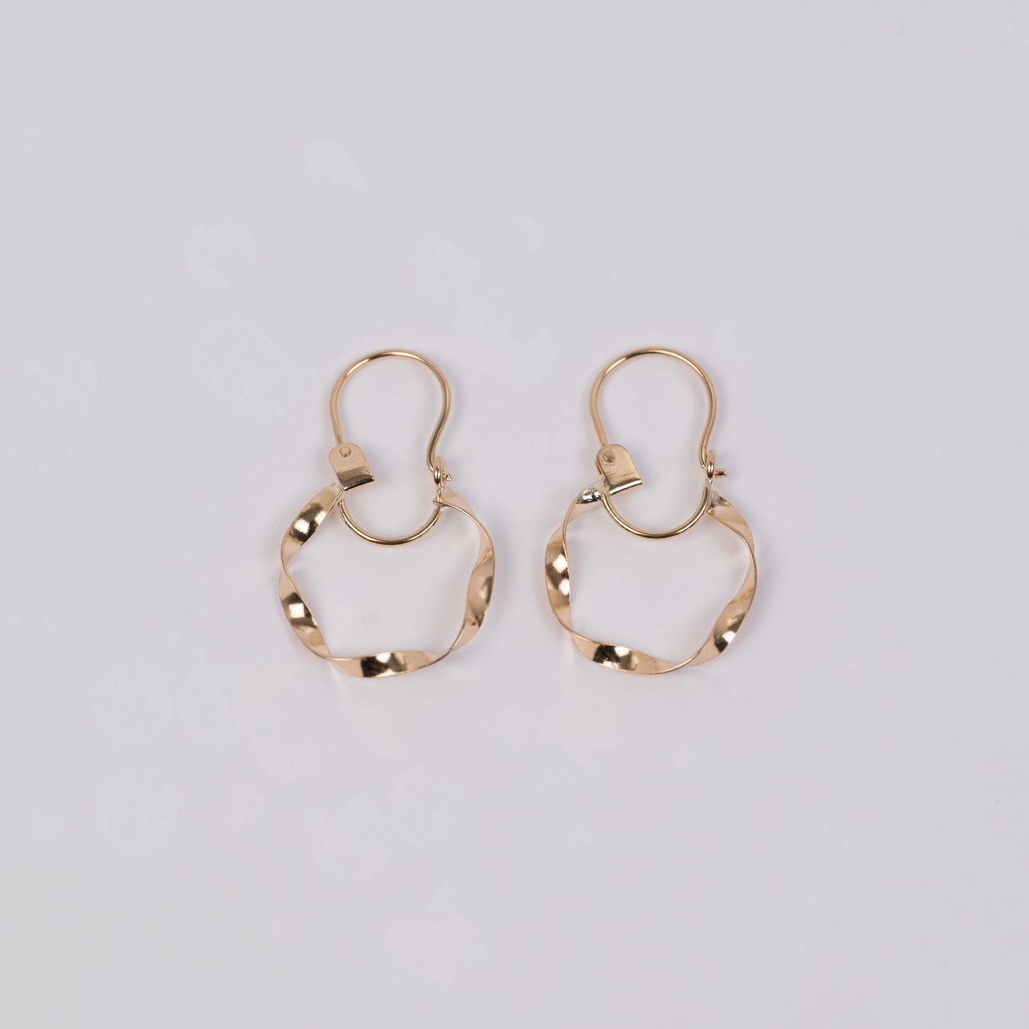 Aros Entorchados con gancho Oro 18K