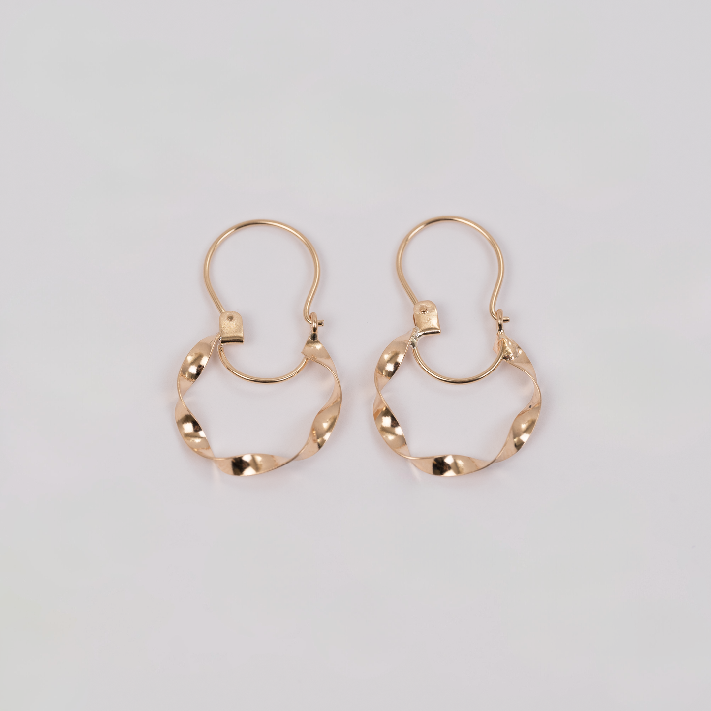 Aros Entorchados con gancho Oro 18K