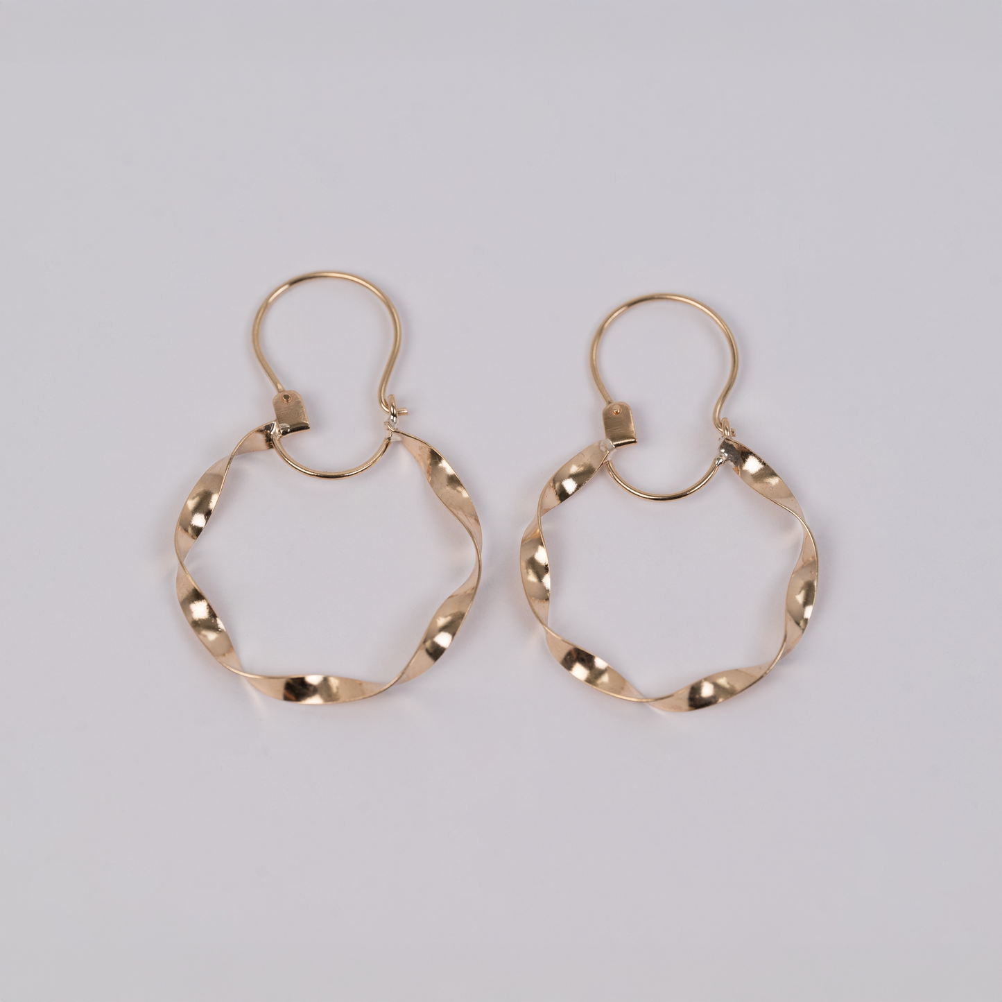 Aros Entorchados con gancho Oro 18K