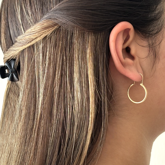 Aros Tubo planos con gancho Oro 18K