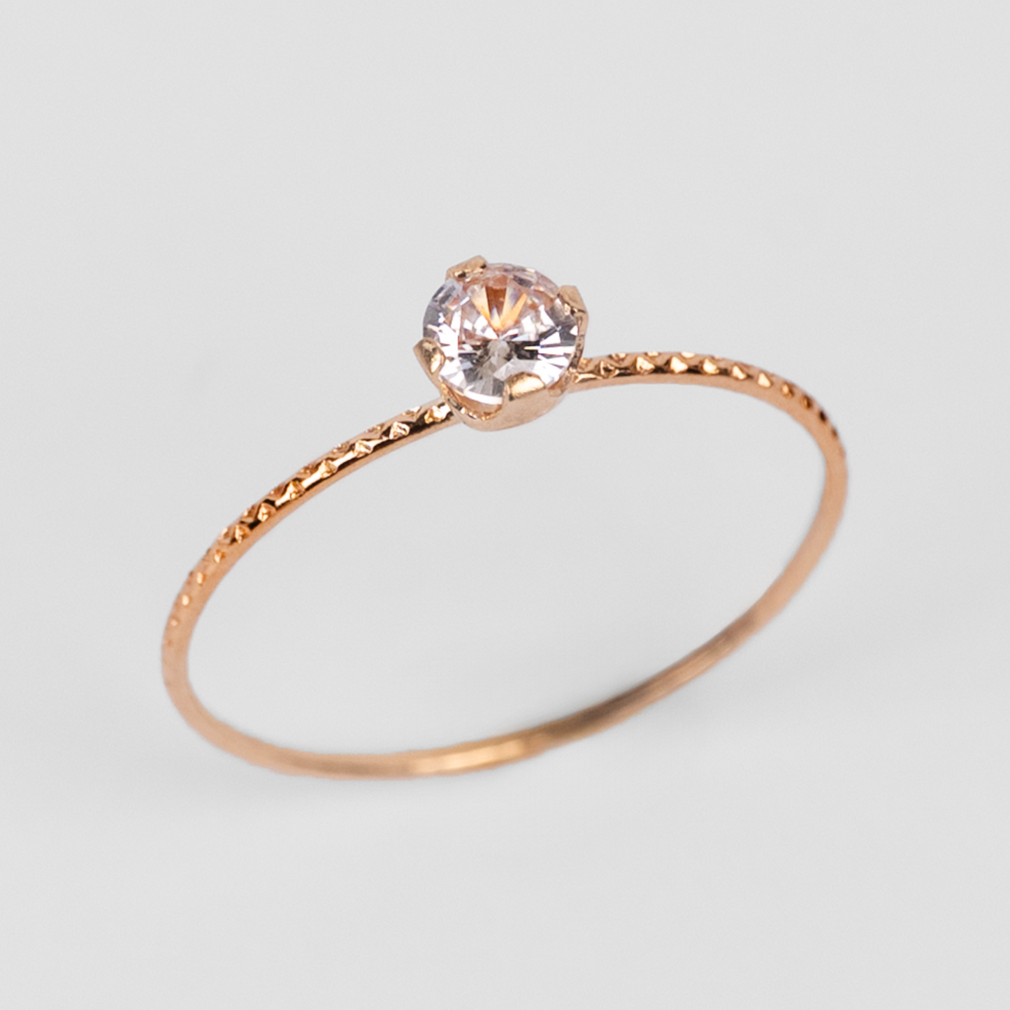 Anillo Fino Facetado