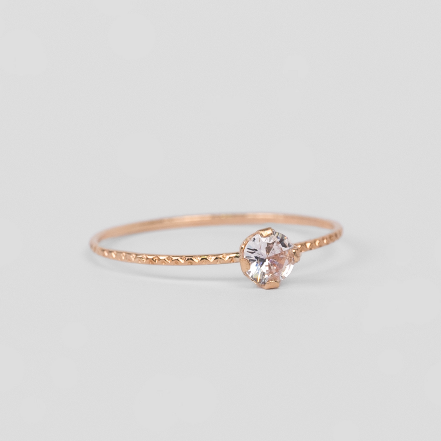 Anillo Fino Facetado