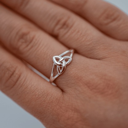 Anillo de Plata Nudo Infinito