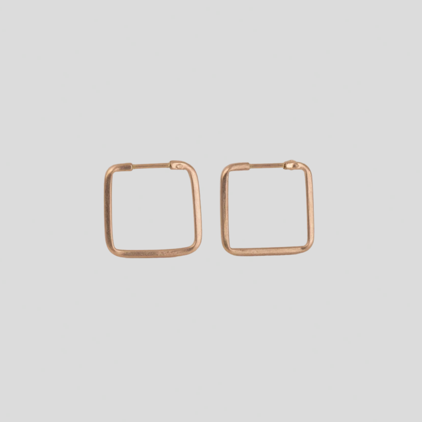 Aros Cuadrados Oro 18K
