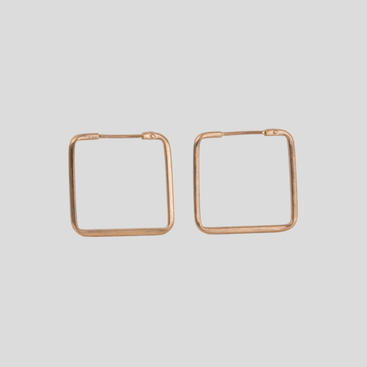 Aros Cuadrados Oro 18K