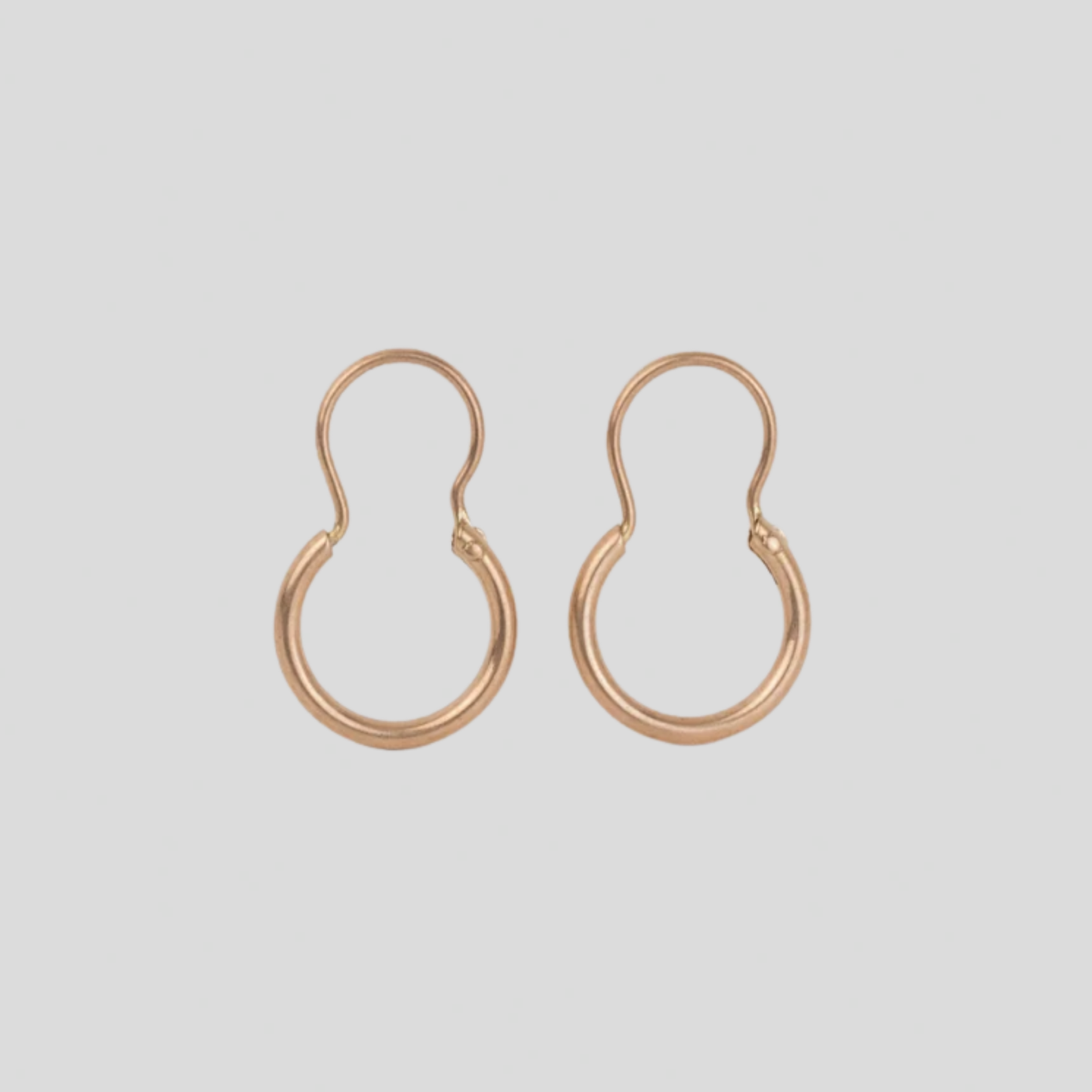Aros Tubo con gancho Oro 18K